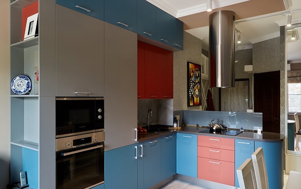 Кухня с барной стойкой