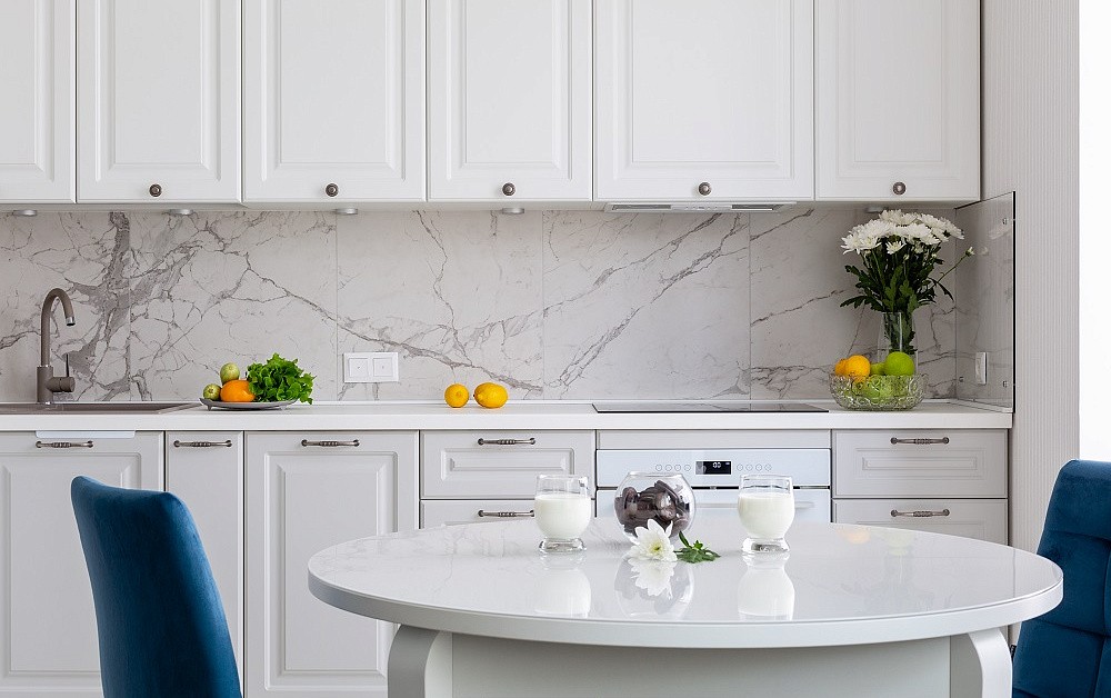 Кухня под потолок во французском стиле