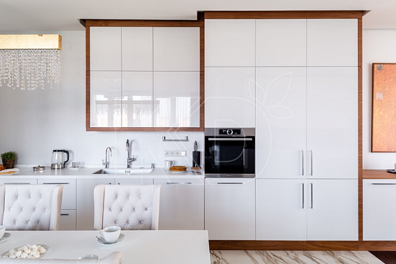 белая кухня в современном стиле